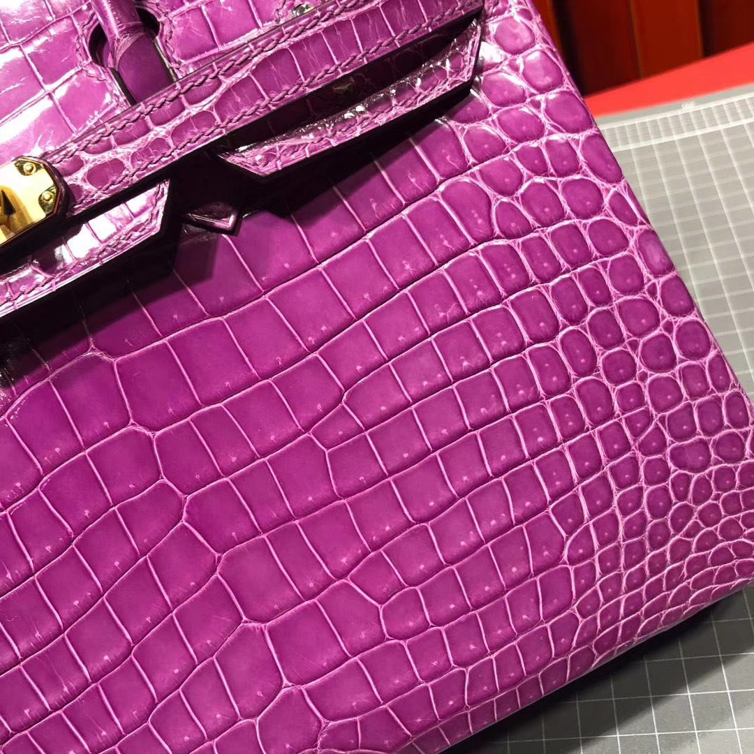 Hermes包包官网 爱马仕水晶紫Hcp亮面尼罗鳄鱼皮铂金包Birkin25CM 金扣