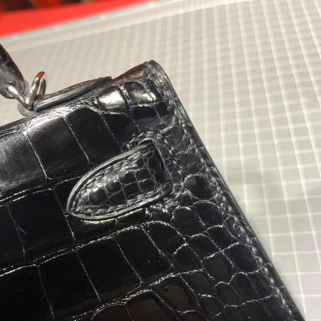 Hermes Minikelly2代 爱马仕黑色亮面美洲鳄鱼皮迷你凯莉包2代手包 银扣