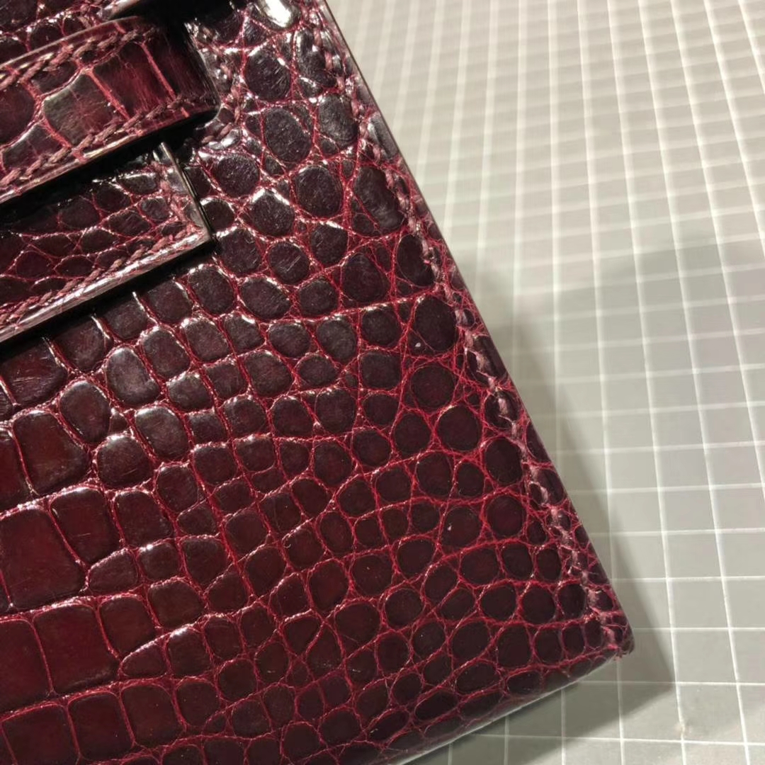 Hermes包包官网 爱马仕波尔多酒红美洲鳄鱼皮迷你凯莉包Minikelly22cm 金扣