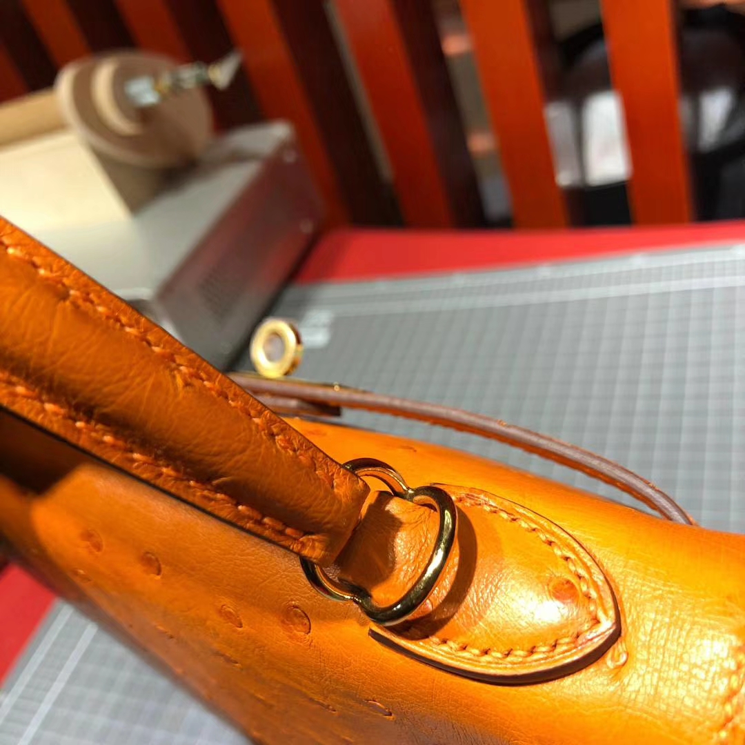 爱马仕凯莉包价格 Hermes Kelly25CM 亮黄色进口南非鸵鸟皮手提女包 金扣