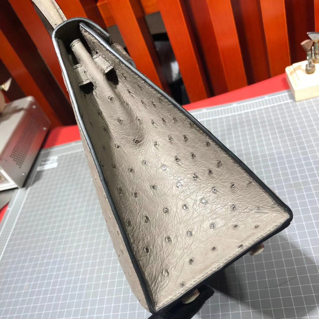 Hermes Kelly25CM 爱马仕慕斯灰顶级南非鸵鸟皮凯莉包 金扣