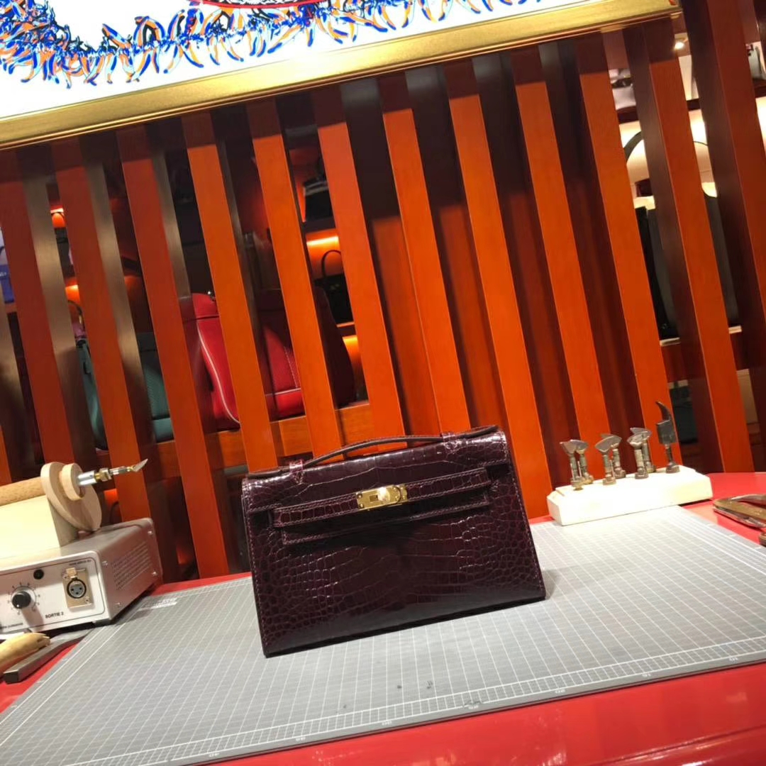 Hermes包包官网 爱马仕波尔多酒红美洲鳄鱼皮迷你凯莉包Minikelly22cm 金扣
