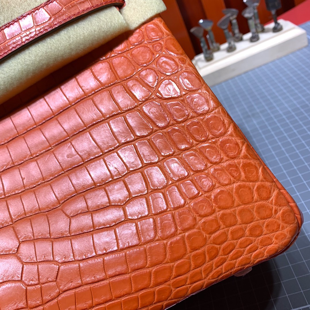 全手工缝制 Hermes爱马仕橙色雾面鳄鱼皮铂金包Birkin30CM 金扣