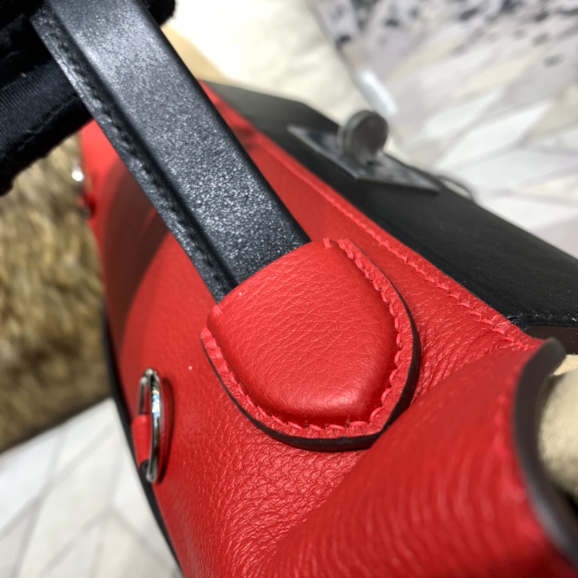 爱马仕新款女包 Hermes Kelly24-24 Q5中国红拼89黑色拼色手提包29CM 银扣