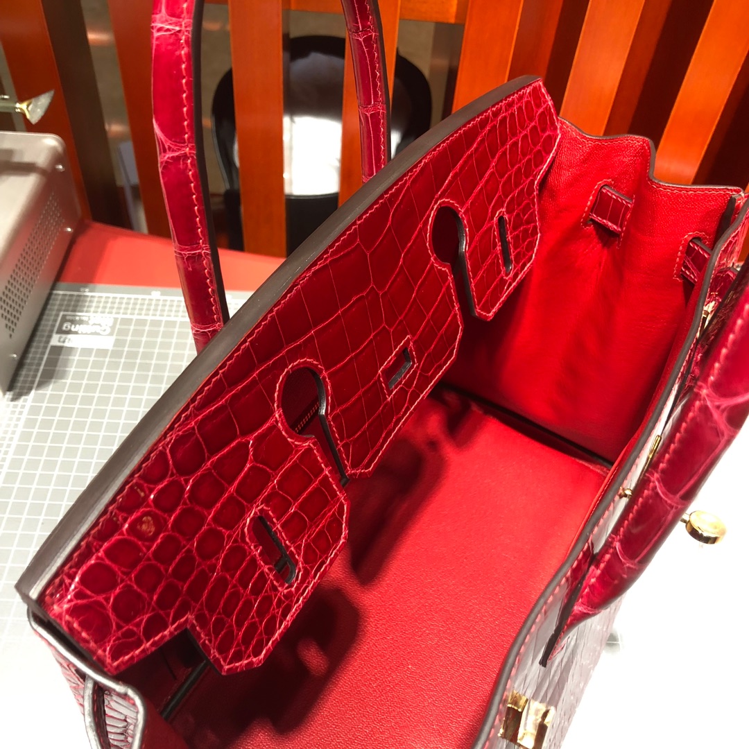 Hermes Birkin30CM 爱马仕95法拉利红亮面尼罗鳄鱼皮铂金包 金扣