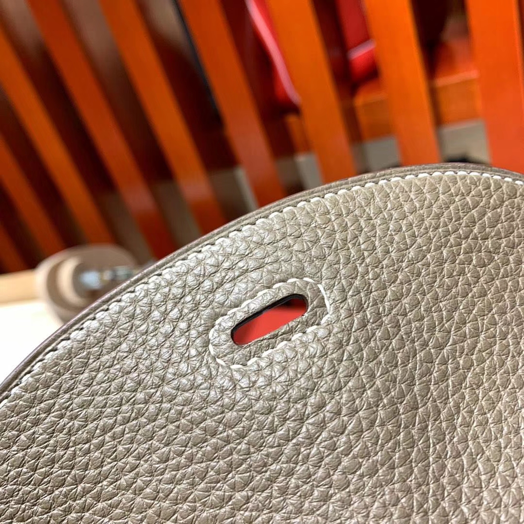 Hermes Lindy26CM 爱马仕18大象灰Clemence牛皮琳迪包 银扣