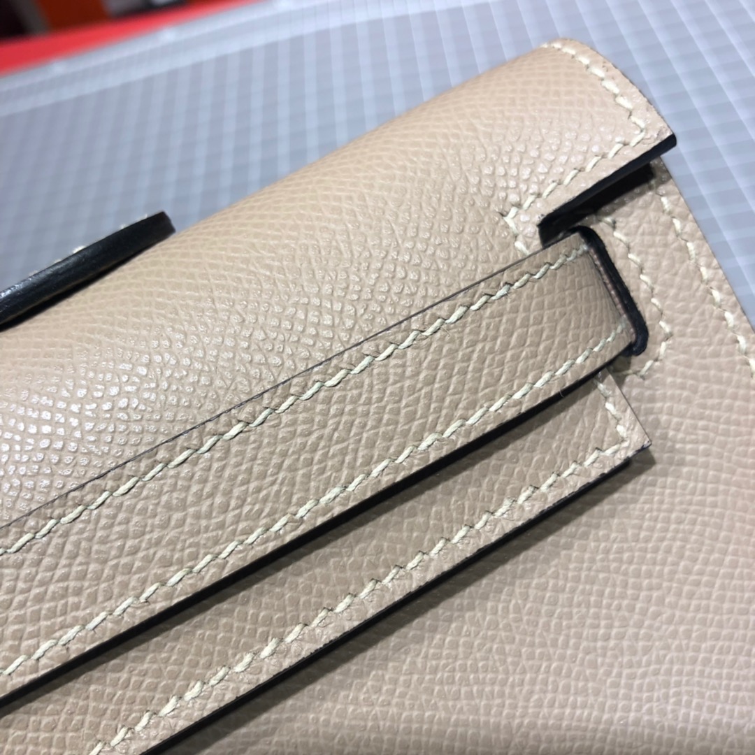 爱马仕经典手包 Hermes Kelly Cut 浅灰色进口掌纹牛皮晚宴包 金扣