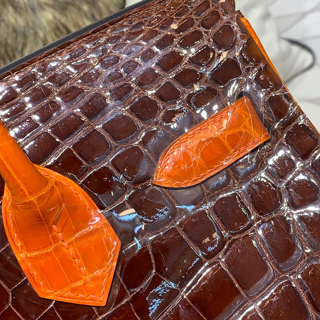 Hermes包包官网 爱马仕咖啡拼橙色亮光鳄鱼皮铂金包Birkin30CM 金扣