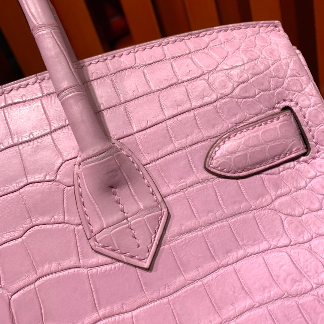 爱马仕铂金包价格 Hermes Birkin30CM 5P樱花粉雾面尼罗鳄鱼皮 银扣