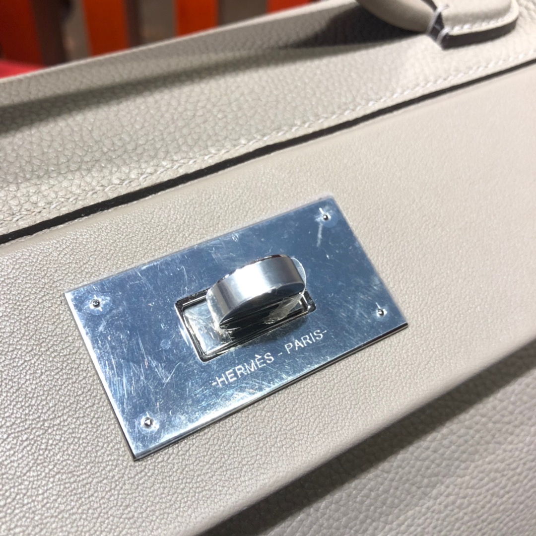 爱马仕包包价格 Hermes Kelly24-24 浅灰色进口Taurillon maurice皮凯莉包新款29CM 银扣