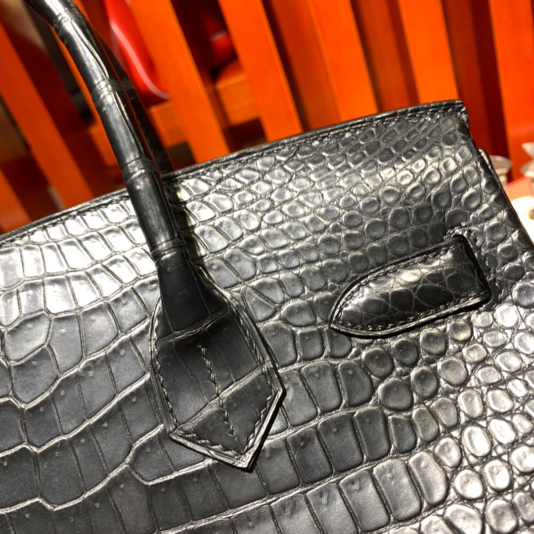 爱马仕包包官网 Hermes Birkin30CM 89黑色雾面湾鳄鱼皮铂金包 金扣