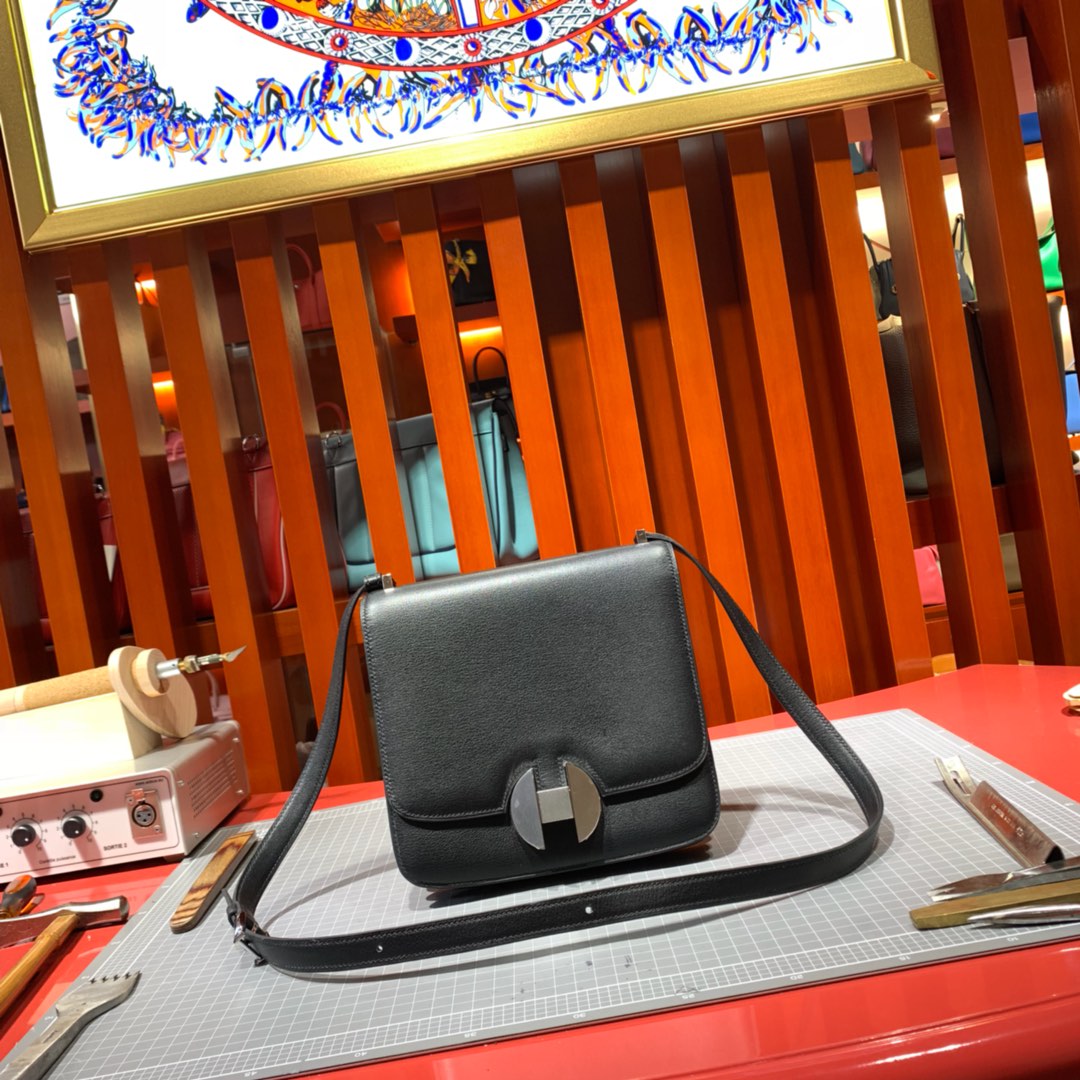 爱马仕女包价格 Hermes Constance2002 黑色Evecolour牛皮斜挎包20CM