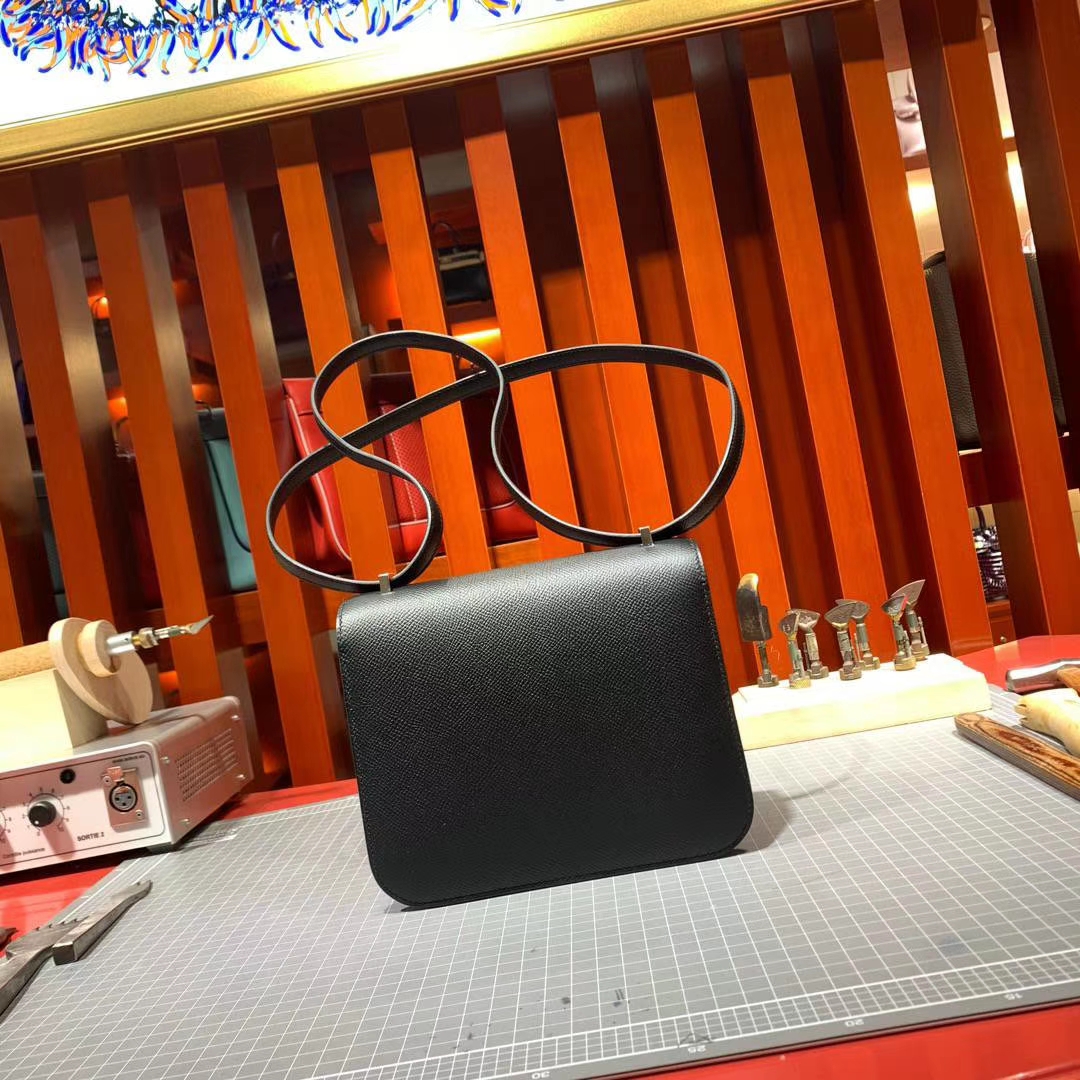 爱马仕空姐包尺寸 Hermes Constance19CM 89黑色掌纹牛皮康斯坦包 银扣