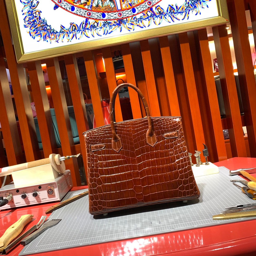 爱马仕铂金包定制 Hermes亮面尼罗鳄鱼皮Birkin女包30CM 31蜜糖棕 银扣