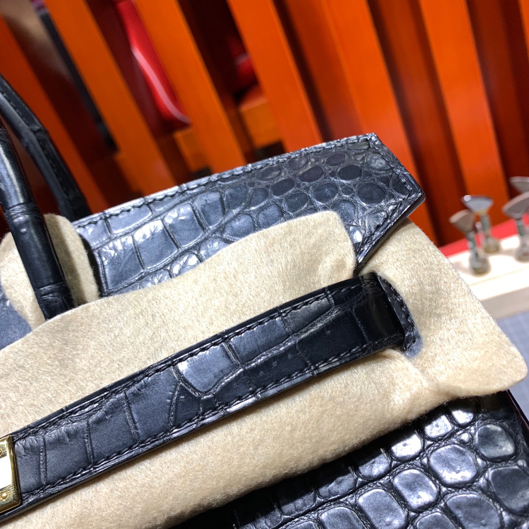 爱马仕包包官网 Hermes Birkin30CM 89黑色雾面湾鳄鱼皮铂金包 金扣