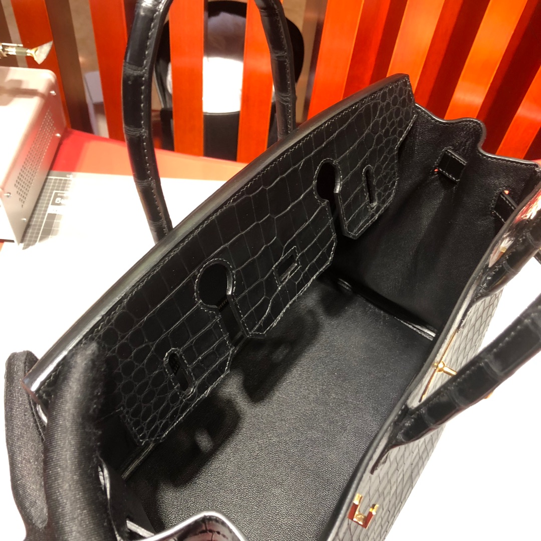 爱马仕包包官网 Hermes Birkin30CM 89黑色雾面湾鳄鱼皮铂金包 金扣