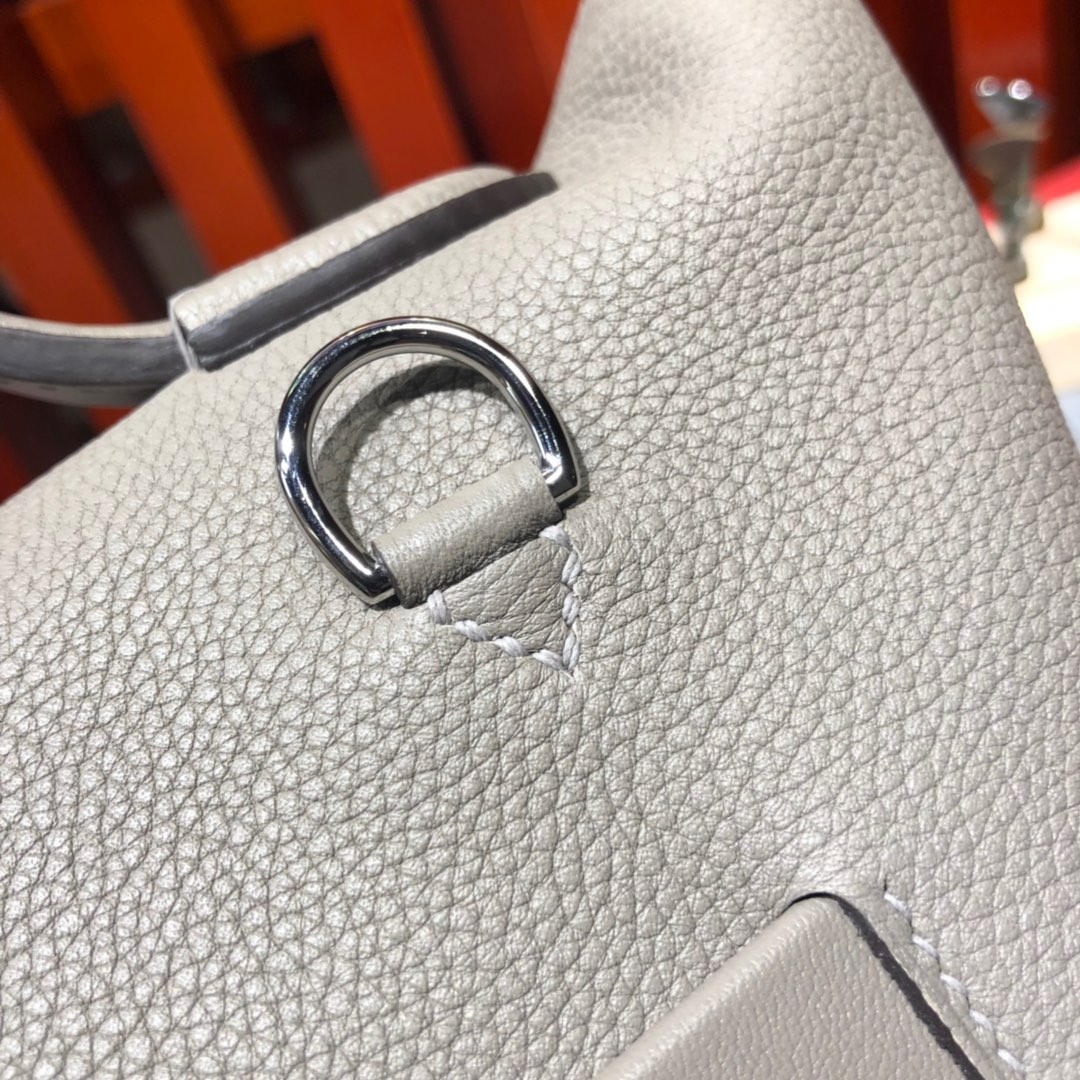 爱马仕包包价格 Hermes Kelly24-24 浅灰色进口Taurillon maurice皮凯莉包新款29CM 银扣