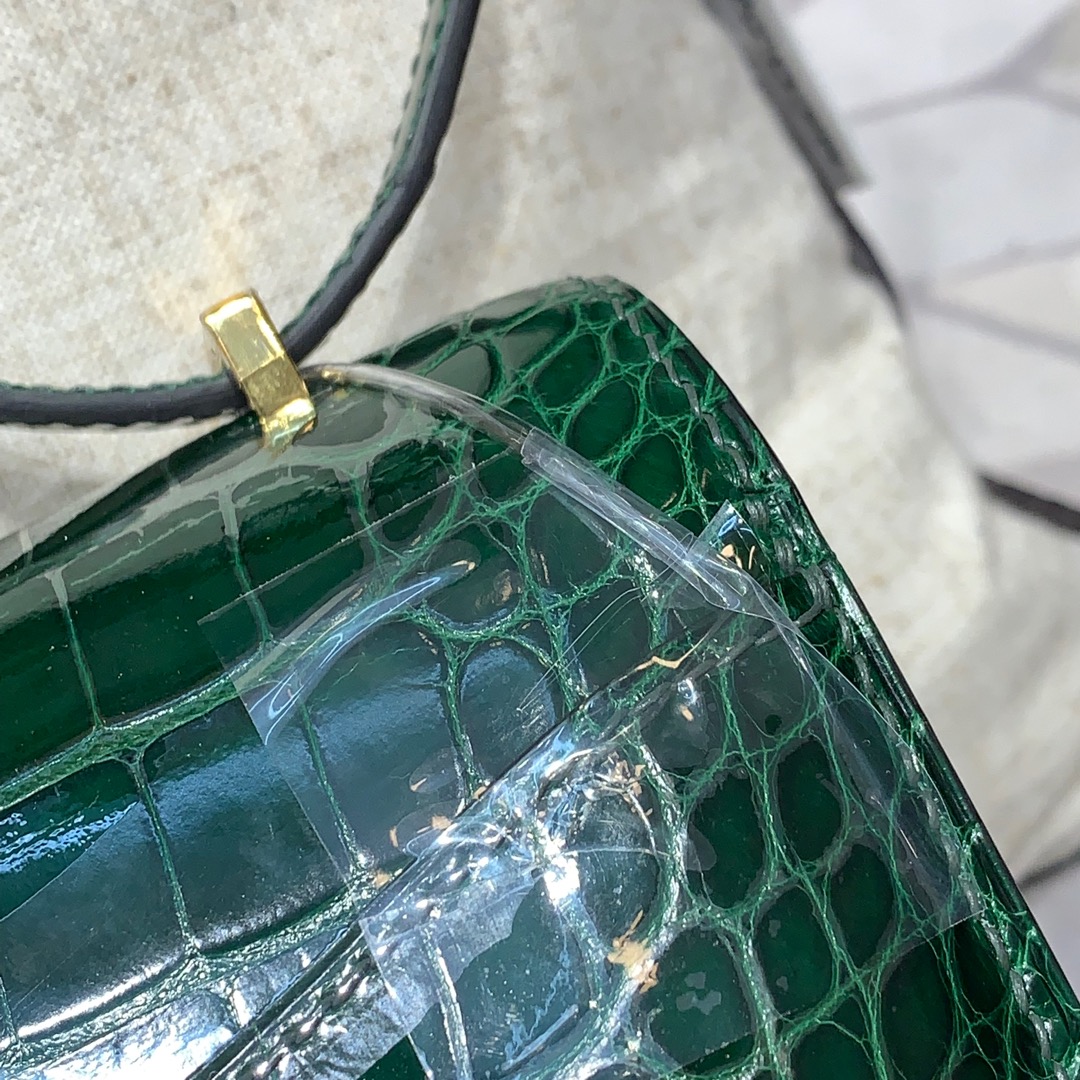 爱马仕康斯坦包 Hermes Constance19CM 祖母绿亮光鳄鱼皮斜挎女包 金扣