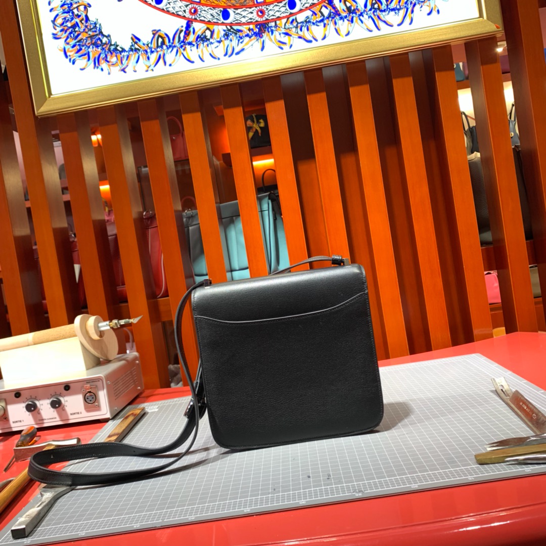 爱马仕女包价格 Hermes Constance2002 黑色Evecolour牛皮斜挎包20CM