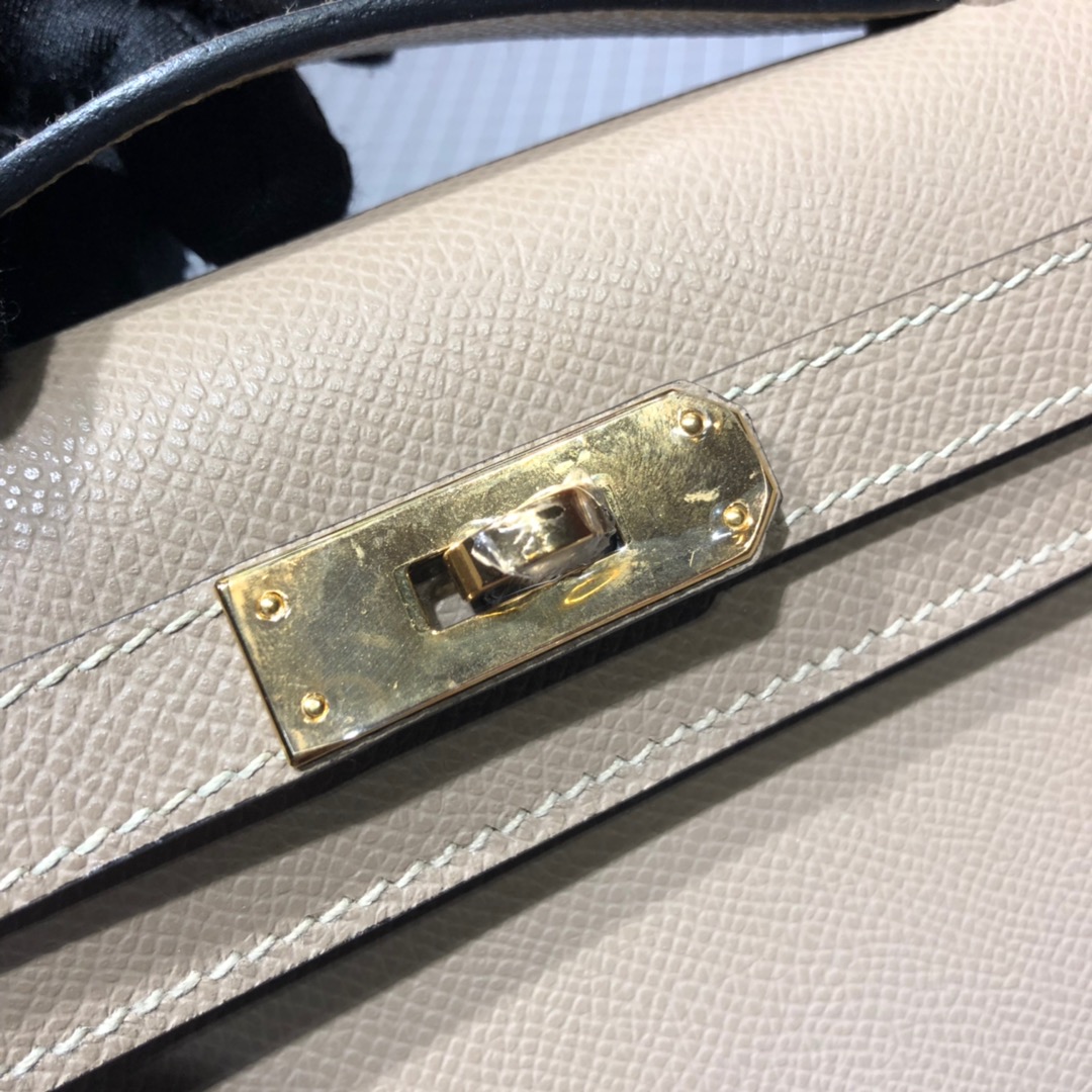 爱马仕经典手包 Hermes Kelly Cut 浅灰色进口掌纹牛皮晚宴包 金扣