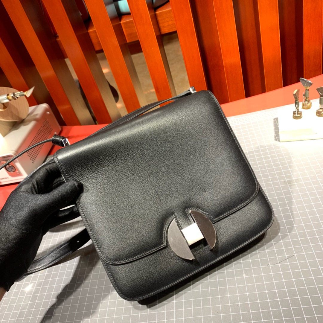 爱马仕女包价格 Hermes Constance2002 黑色Evecolour牛皮斜挎包20CM