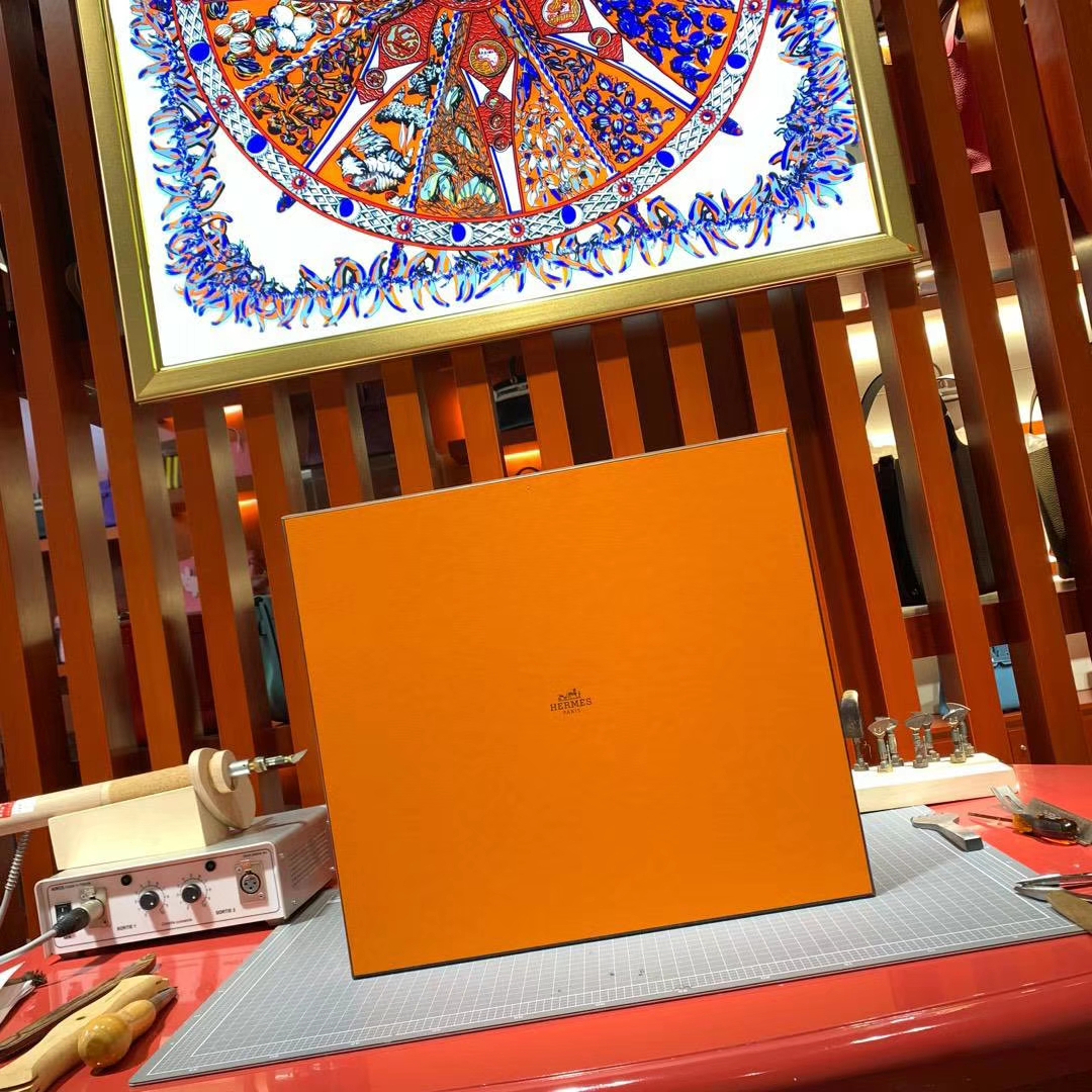 Hermes Lindy26CM 爱马仕18大象灰Clemence牛皮琳迪包 银扣
