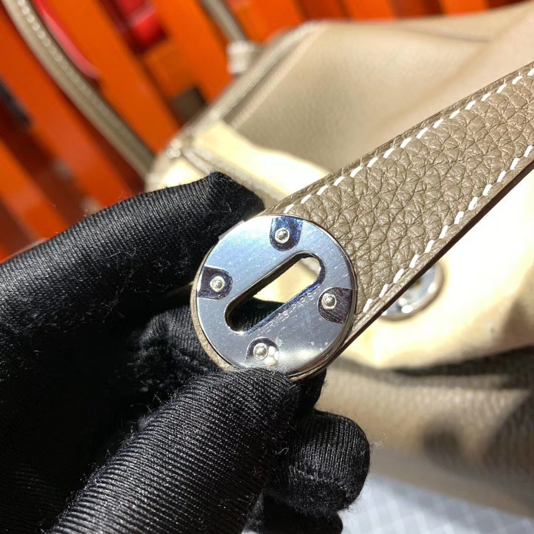 Hermes Lindy26CM 爱马仕18大象灰Clemence牛皮琳迪包 银扣