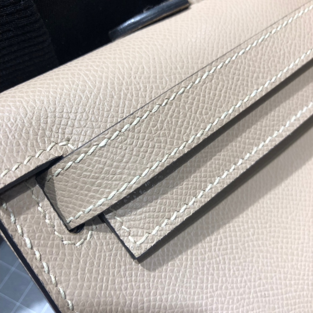 爱马仕经典手包 Hermes Kelly Cut 浅灰色进口掌纹牛皮晚宴包 金扣