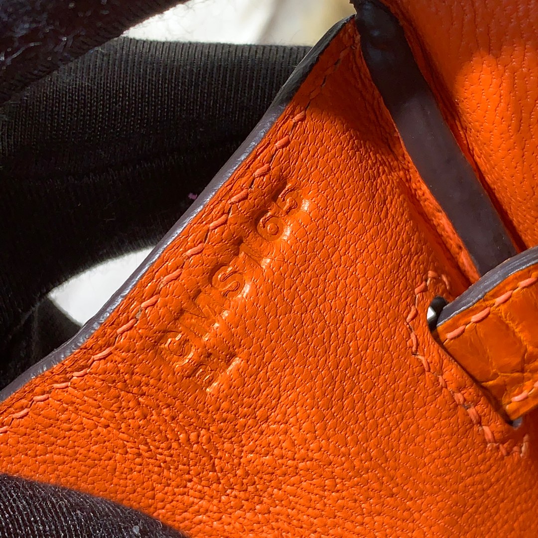 Hermes包包官网 爱马仕咖啡拼橙色亮光鳄鱼皮铂金包Birkin30CM 金扣