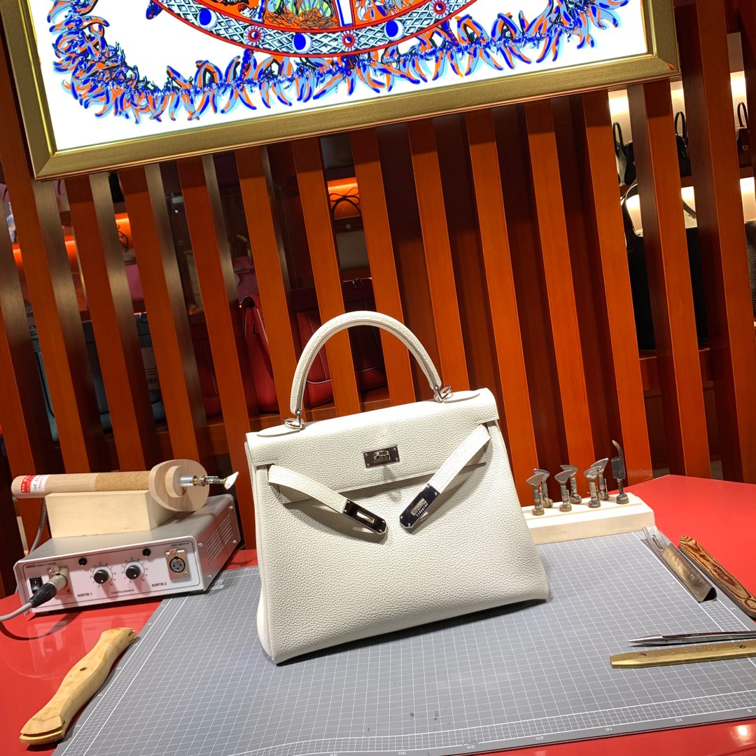爱马仕凯莉包价格 Hermes Kelly28CM CC10奶昔白顶级Togo牛皮 银扣