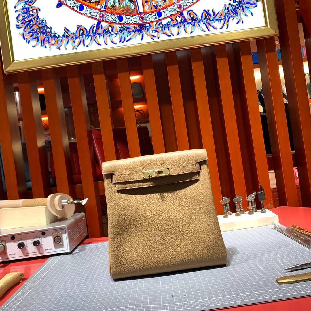 爱马仕双肩包 Hermes Kelly ado双背带设计进口Togo牛皮双肩包背包20CM 杏色