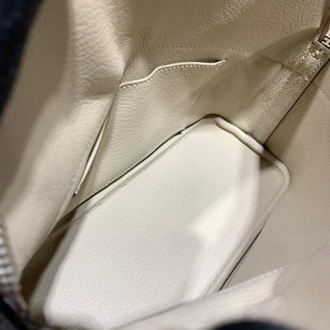 爱马仕保龄球包 Hermes进口Epsom牛皮Bolide女包27CM 风衣灰 银扣
