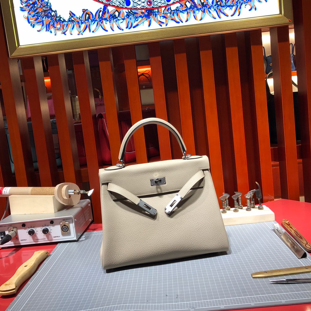 Hermes女包批发 爱马仕Kelly28凯莉包 S2风衣灰原单Togo牛皮手工缝制 银扣