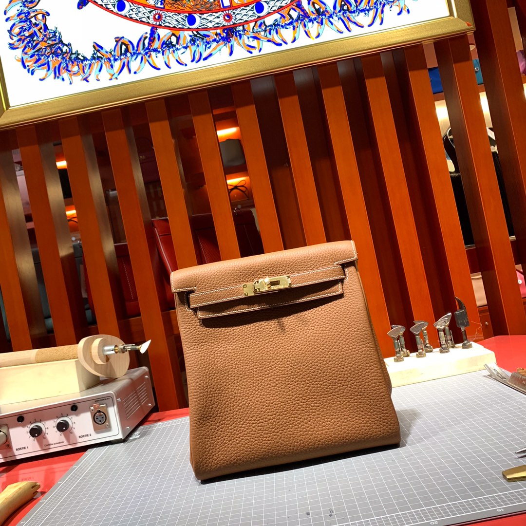 纯手工缝制 Hermes爱马仕Kelly ado双肩包20CM 土黄色进口Togo牛皮 金扣