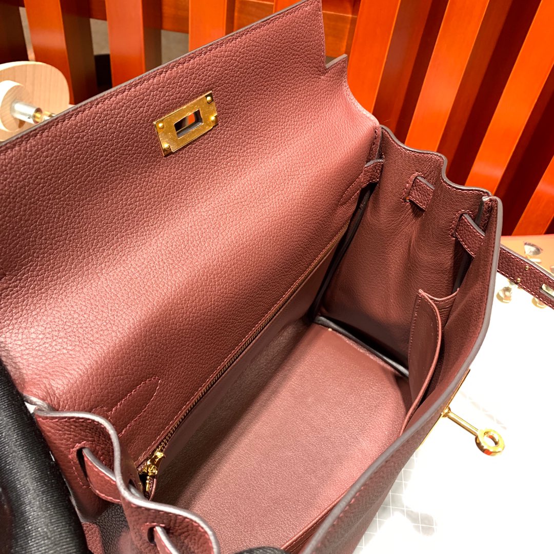 纯手工缝制 Hermes爱马仕顶级Togo荔枝纹牛皮凯莉包Kelly28CM 57酒红色 金扣