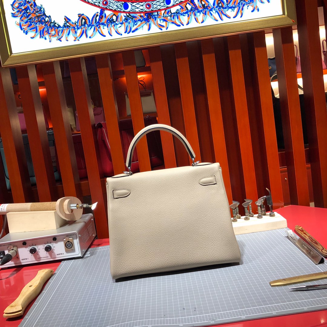 Hermes女包批发 爱马仕Kelly28凯莉包 S2风衣灰原单Togo牛皮手工缝制 银扣
