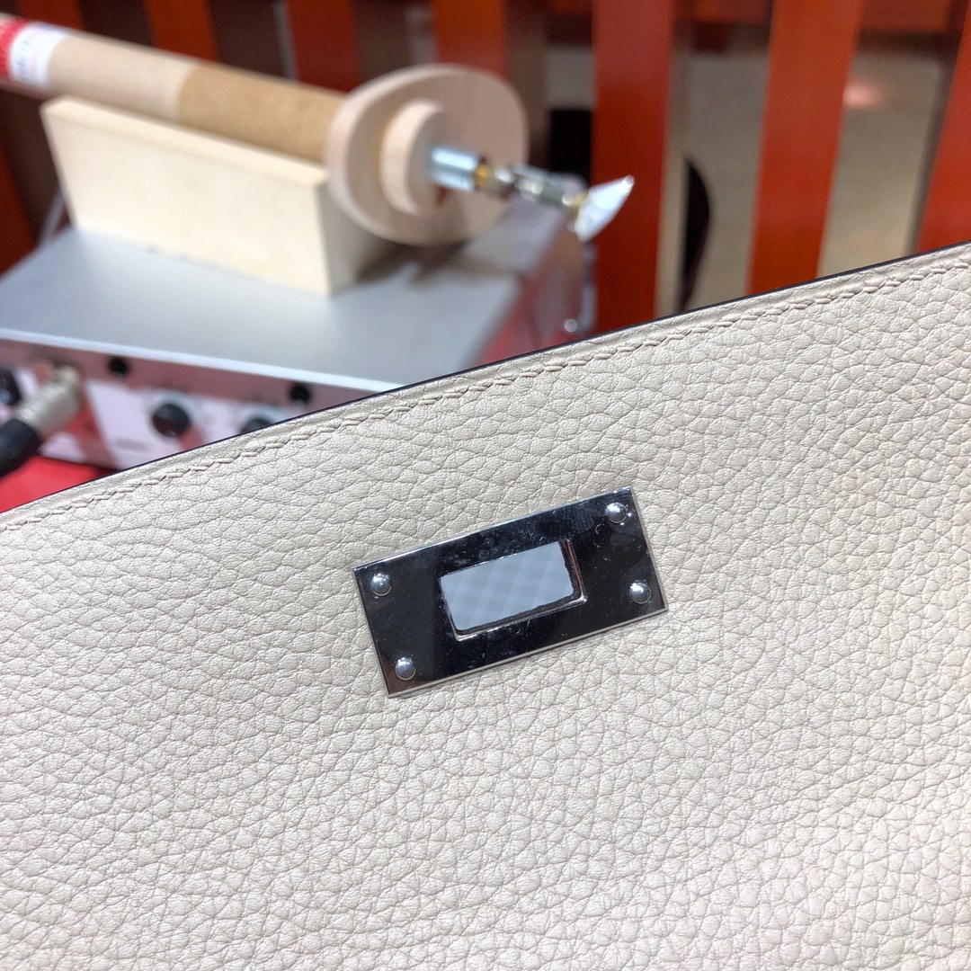 Hermes女包批发 爱马仕Kelly28凯莉包 S2风衣灰原单Togo牛皮手工缝制 银扣