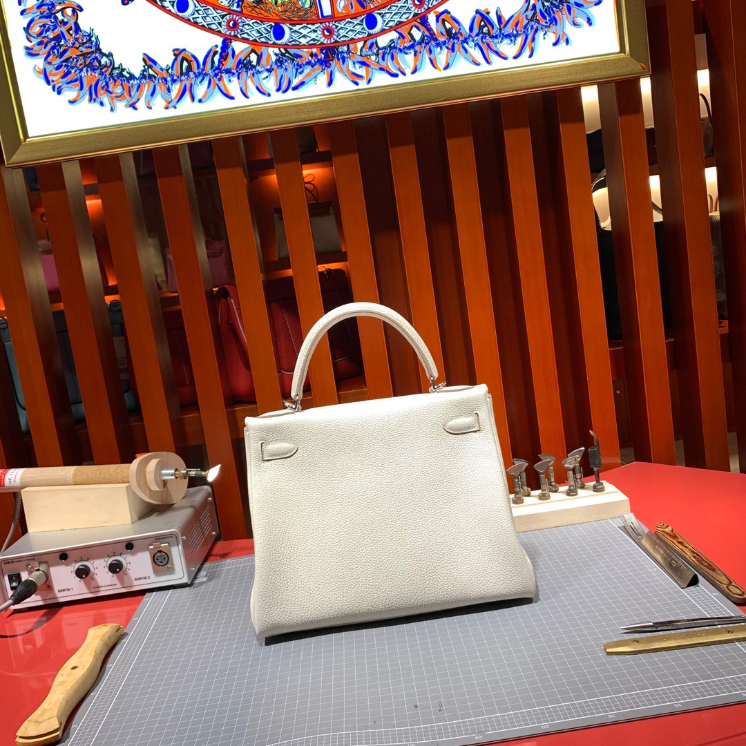 爱马仕凯莉包价格 Hermes Kelly28CM CC10奶昔白顶级Togo牛皮 银扣
