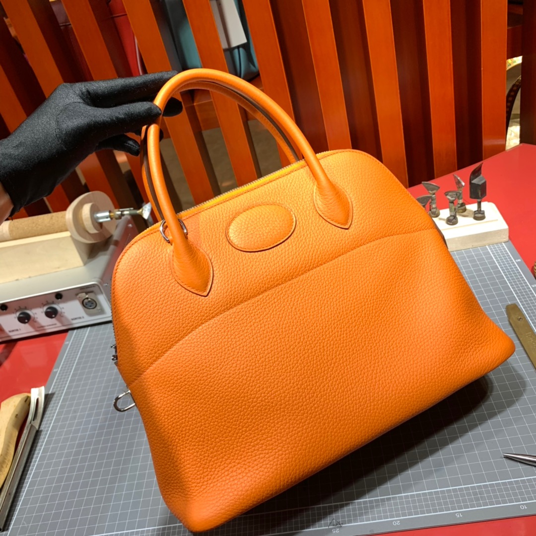 爱马仕女包价格 Hermes Bolide31CM 橙色进口荔枝纹牛皮保龄球包 银扣