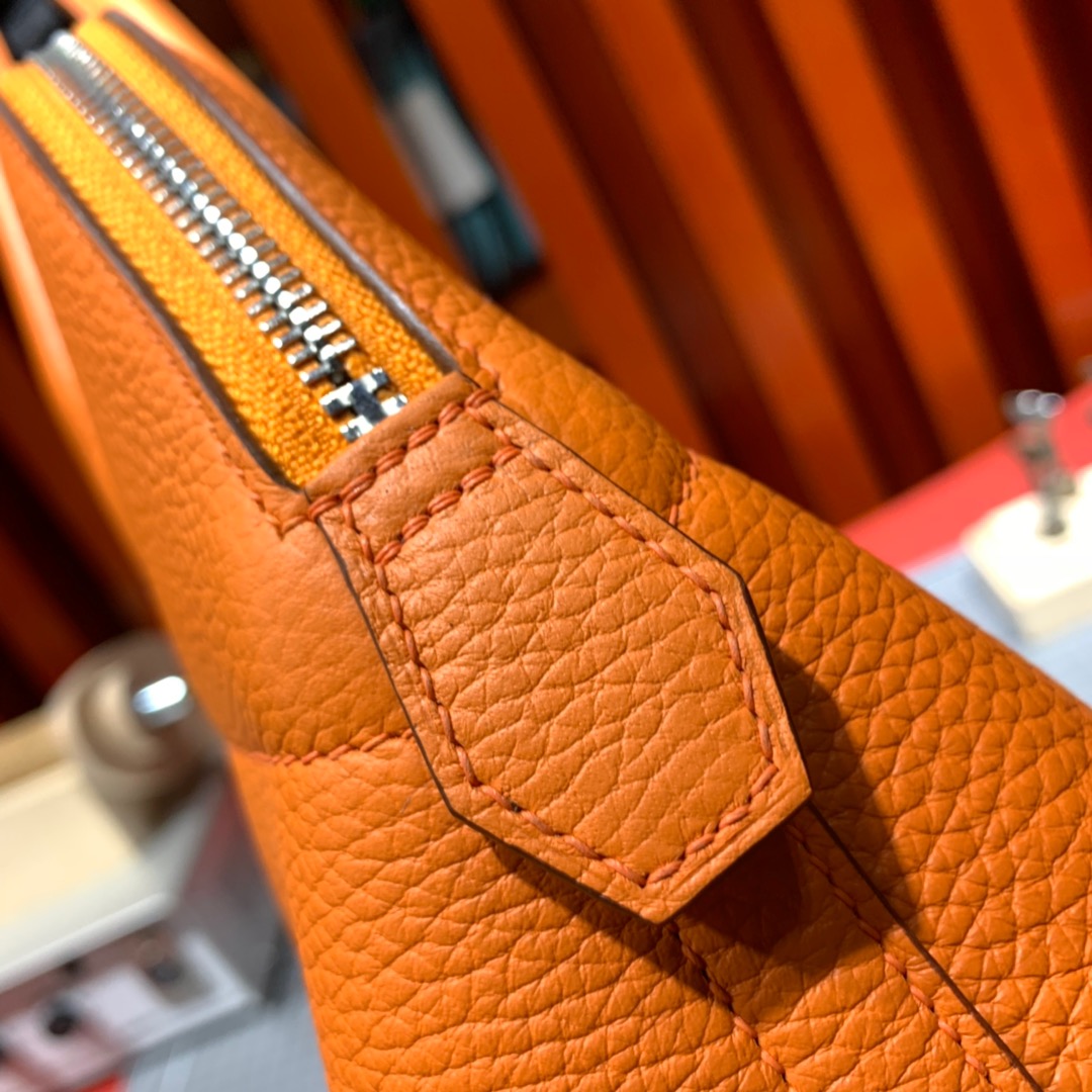 爱马仕女包价格 Hermes Bolide31CM 橙色进口荔枝纹牛皮保龄球包 银扣