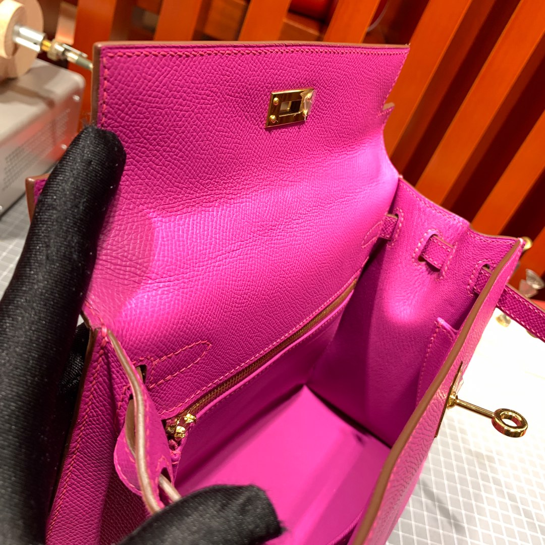 Hermes Kelly25CM 爱马仕玉兰粉进口Epsom牛皮经典款凯莉包 金扣