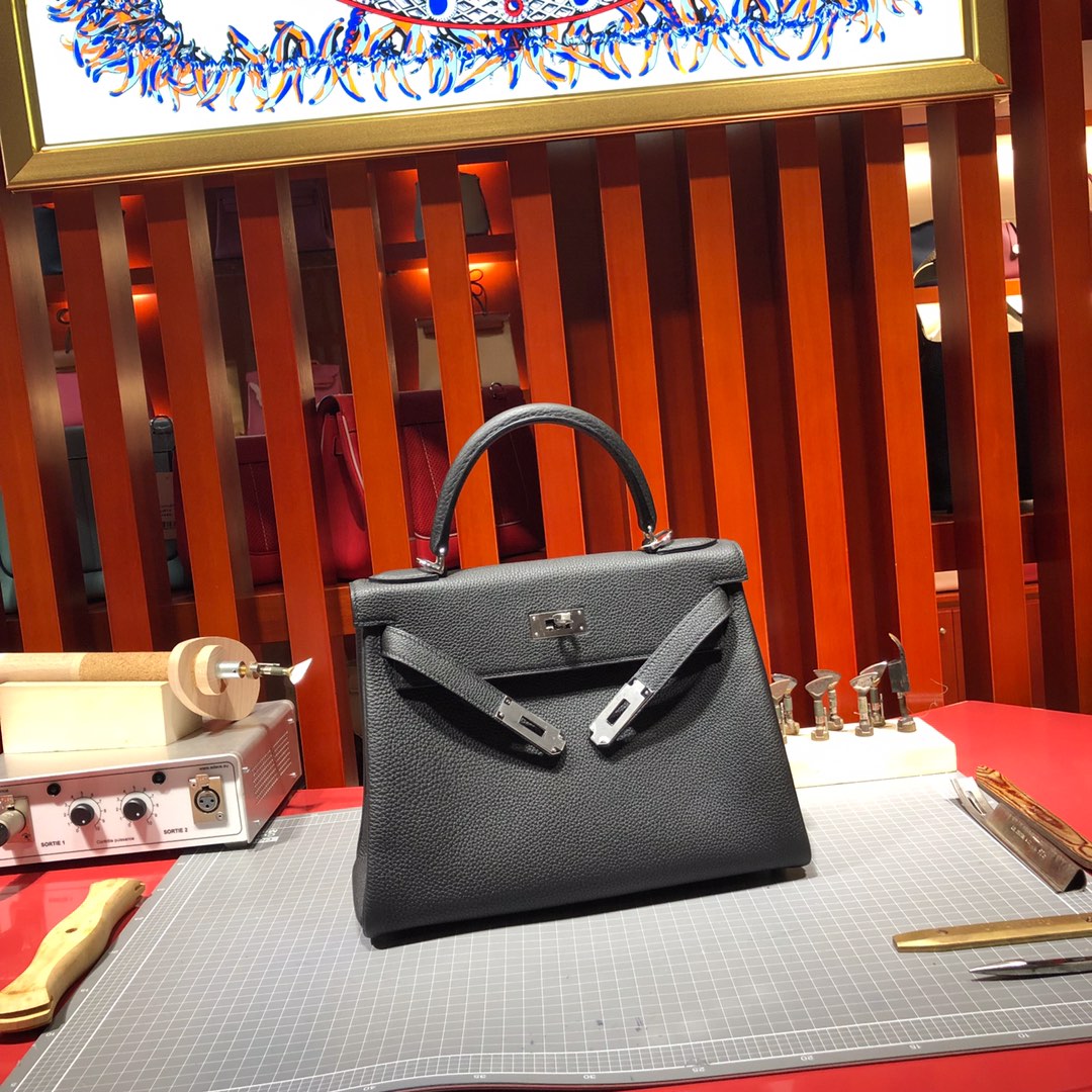 爱马仕凯莉包多少钱 Hermes Kelly28CM 89黑色Togo牛皮凯莉包 银扣