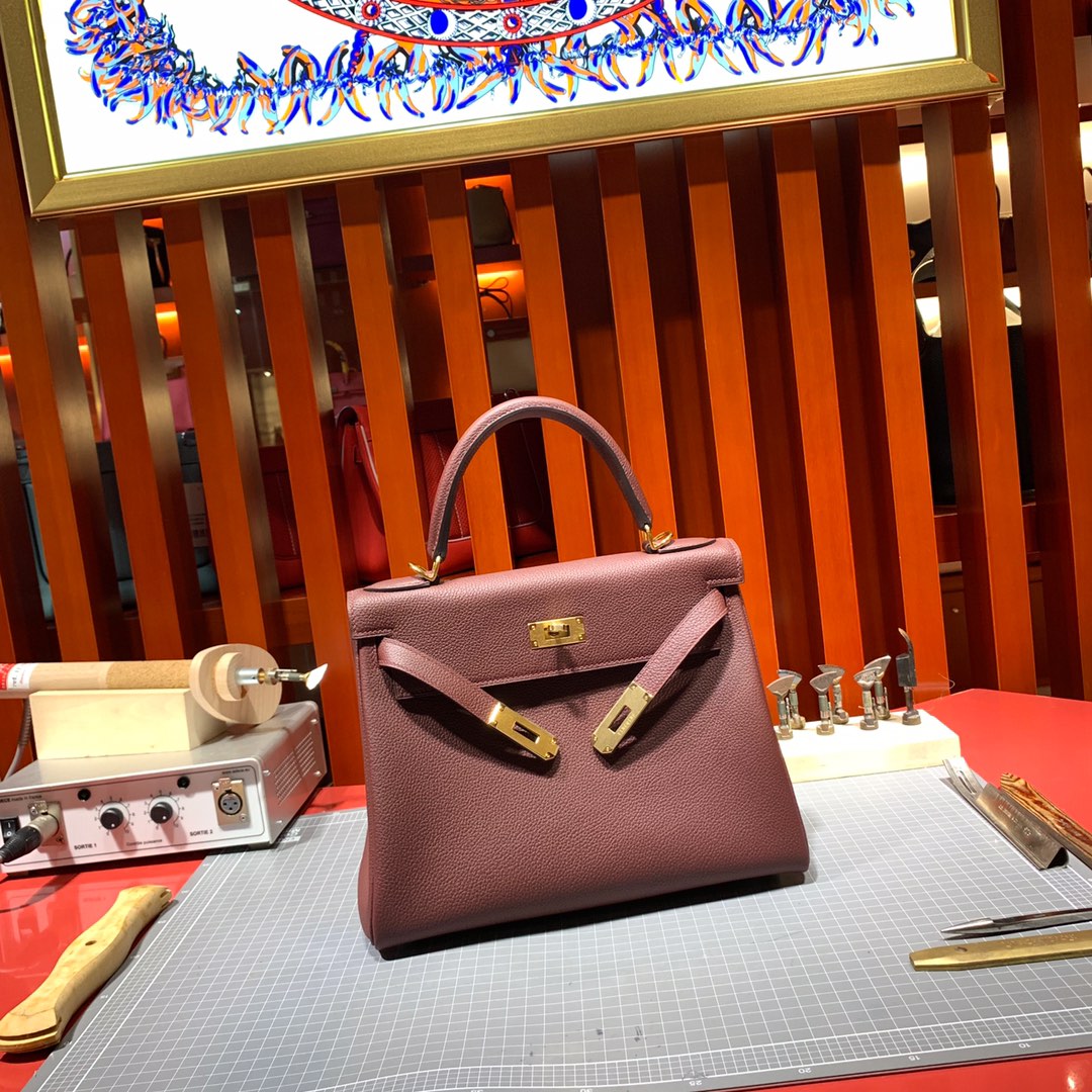 纯手工缝制 Hermes爱马仕顶级Togo荔枝纹牛皮凯莉包Kelly28CM 57酒红色 金扣