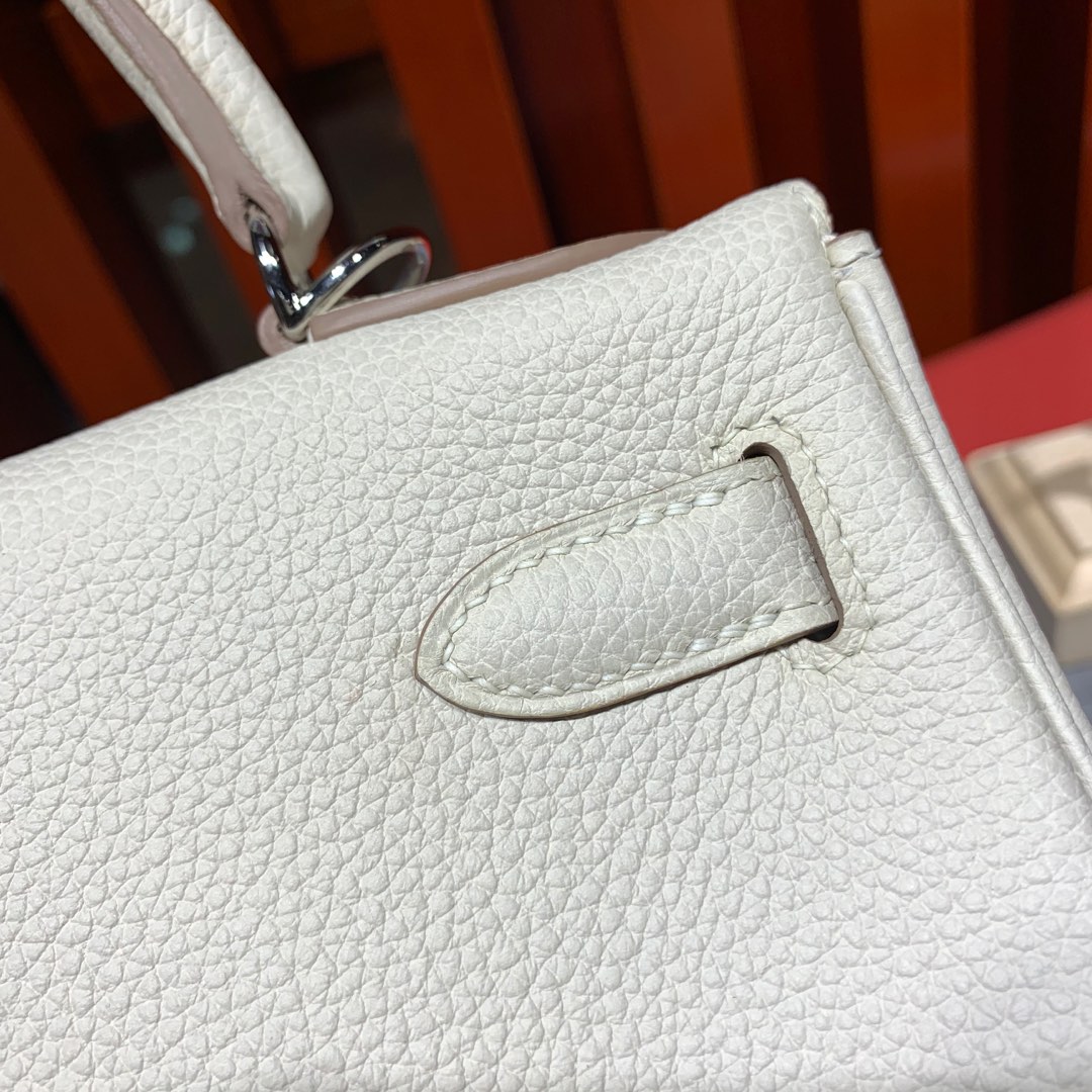 爱马仕凯莉包价格 Hermes Kelly28CM CC10奶昔白顶级Togo牛皮 银扣