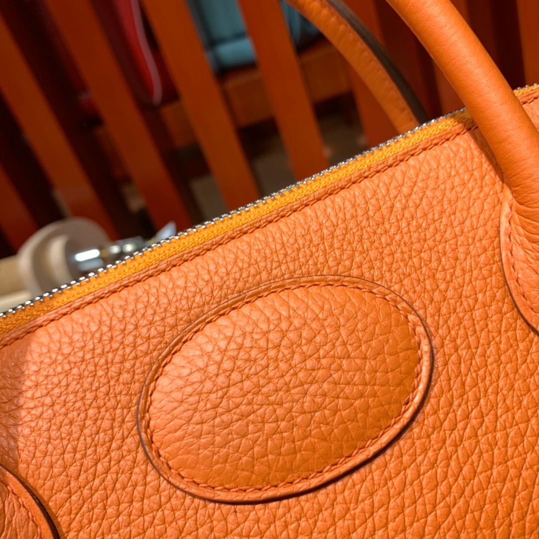 爱马仕女包价格 Hermes Bolide31CM 橙色进口荔枝纹牛皮保龄球包 银扣