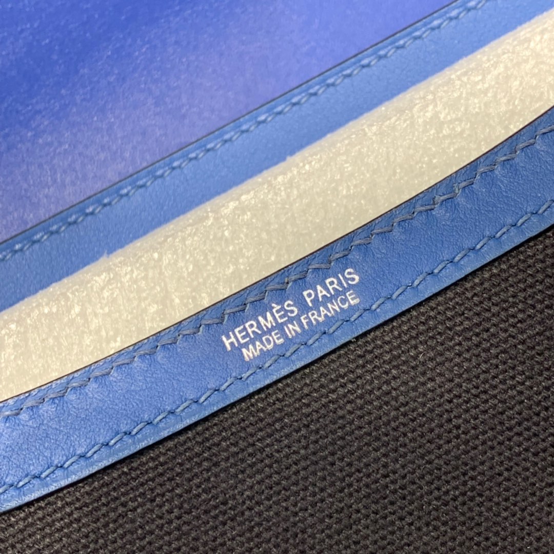 爱马仕拼色空姐包 Hermes Constance24CM 电光蓝拼帆布米白拼黑色 银扣
