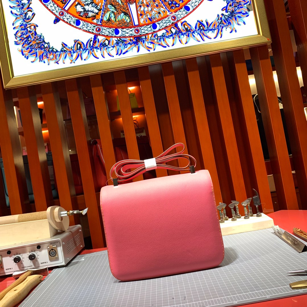 爱马仕拼色空姐包 Hermes Constance24cm 唇膏粉内拼黑色Epsom牛皮 银扣