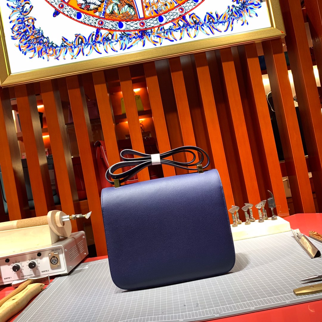 爱马仕空姐包尺寸 Hermes Constance24CM 宝石蓝进口Epsom牛皮 金扣