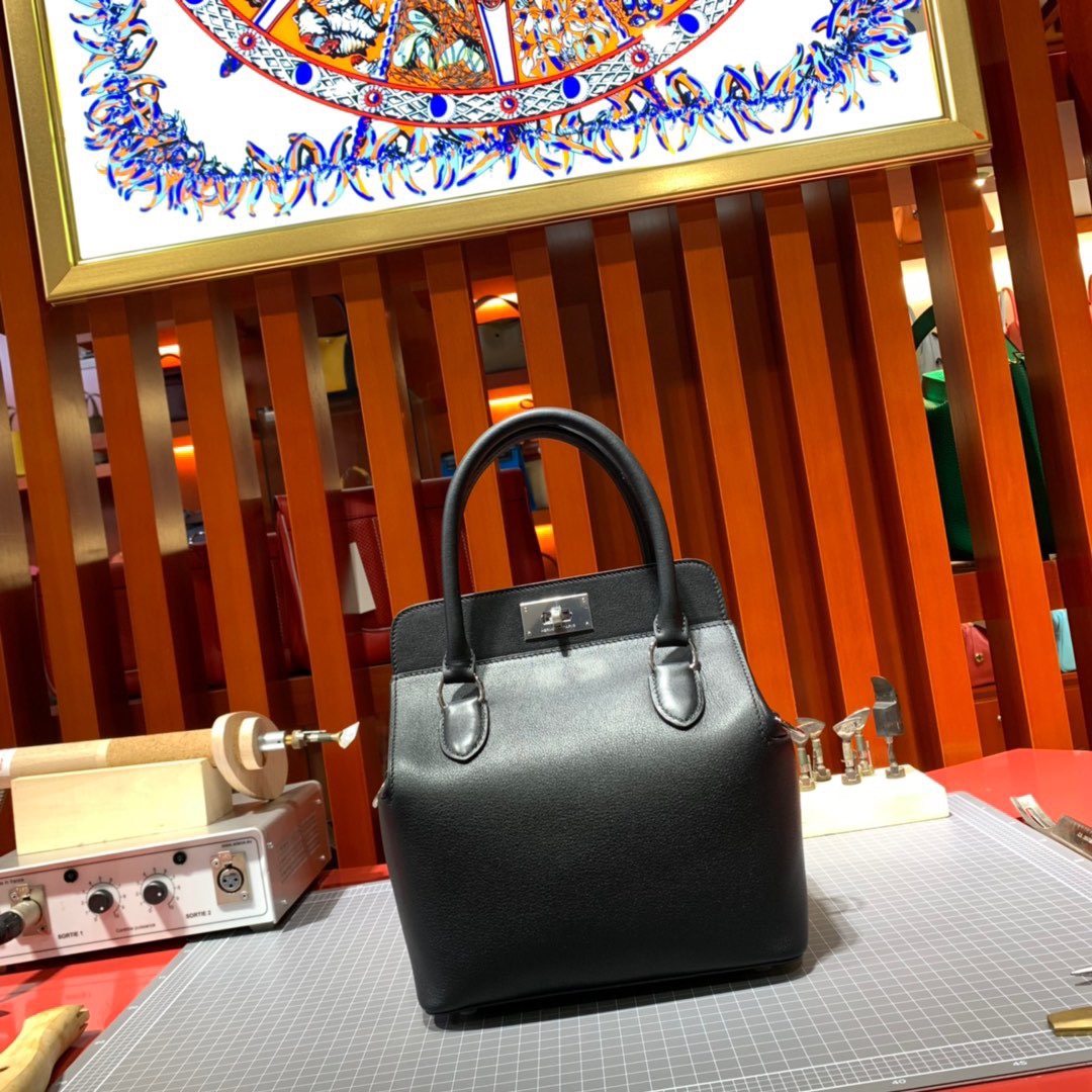 现货 Hermes Toolbox20CM 爱马仕黑色Swift皮Toolbox牛奶包 银扣