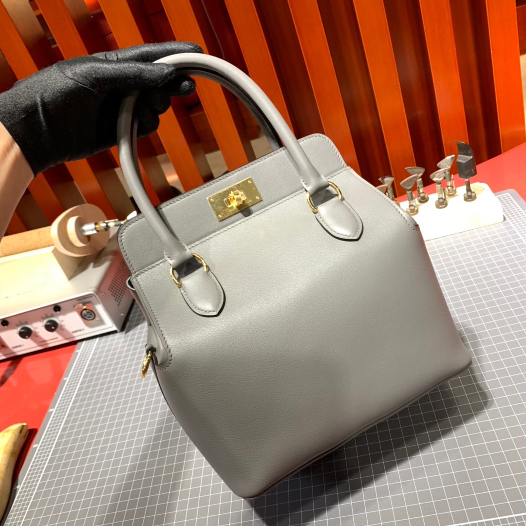 现货 爱马仕牛奶包价格 Hermes Toolbox 8F锡器灰swift皮 金扣